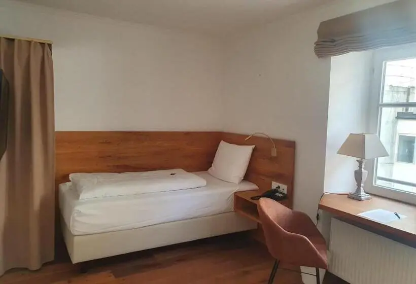 Quarto Triplo Standart, Schierlinger Bräustüberl