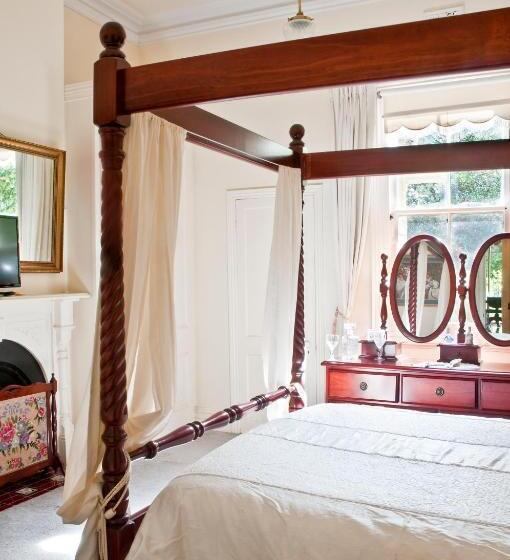 标准房带园景, Burnbank