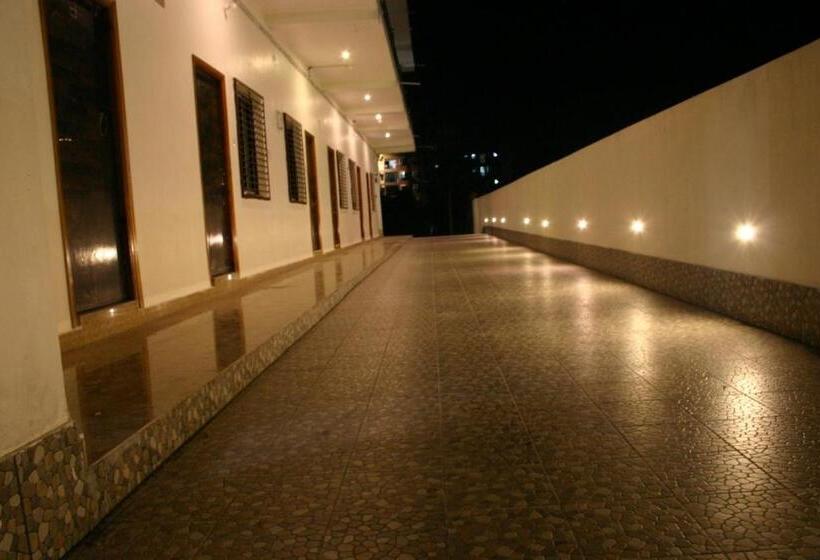 חדר דלוקס, Utsav Grand By Chocolate Inn