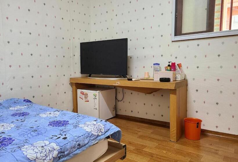 Quarto standard, Chenal Motel