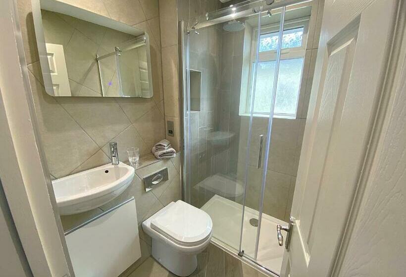 اتاق استاندارد, Orchard House