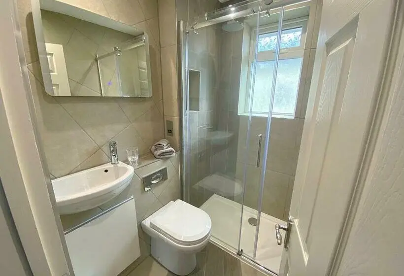 Standard-huone, Orchard House