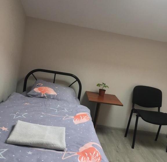 اتاق خانوادگی, Gelena