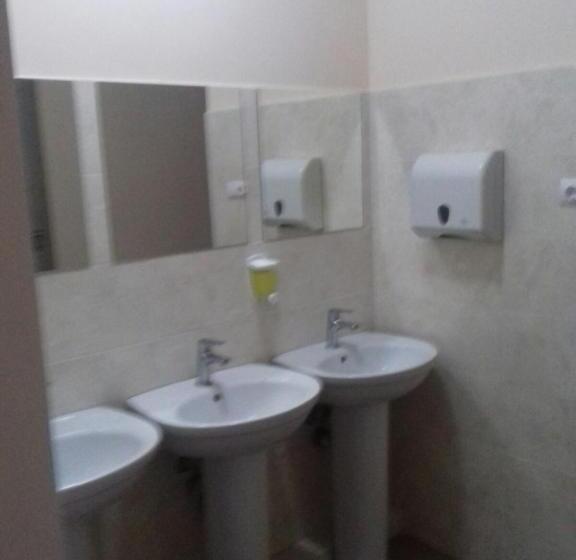 اتاق خانوادگی, Gelena