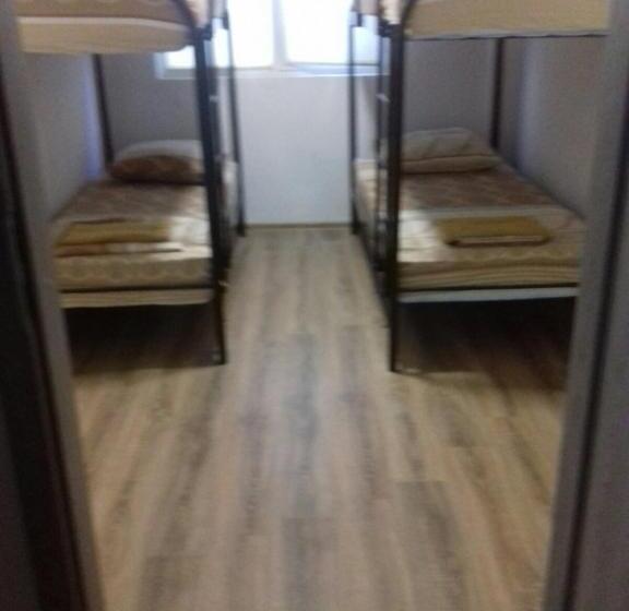 اتاق اکونومی یک تخته, Gelena