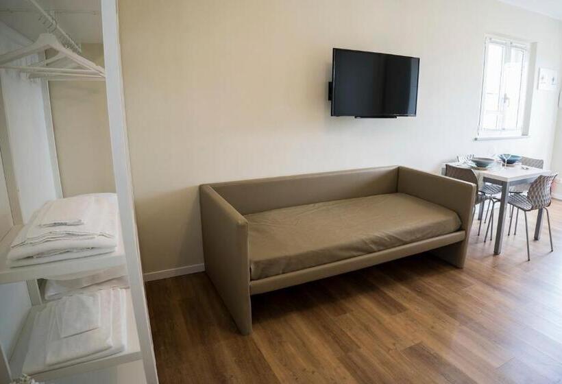 إستوديو قياسى مطل على البحر, Balconi Del Conero