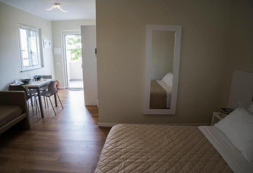 إستوديو قياسى مطل على البحر, Balconi Del Conero