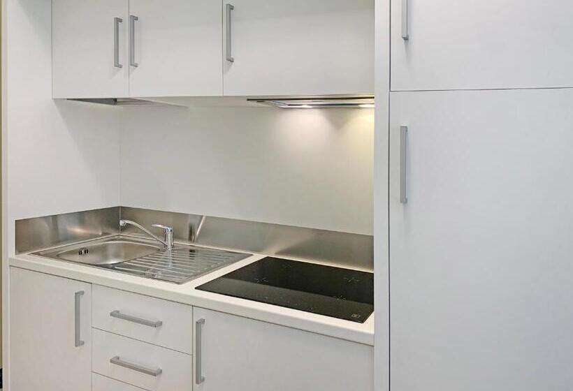 إستوديو قياسى مطل على البحر, Balconi Del Conero