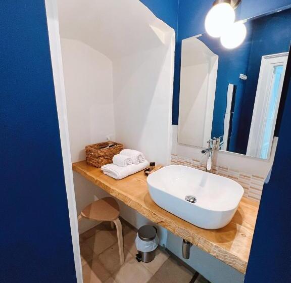 חדר סטנדרט לשלושה, Deas B&b