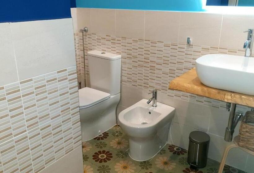 اتاق استاندارد با بالکن, Deas B&b