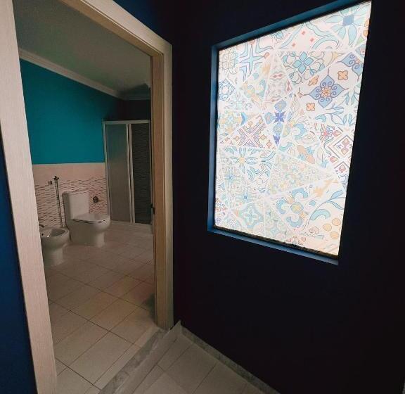 חדר משפחתי, Deas B&b