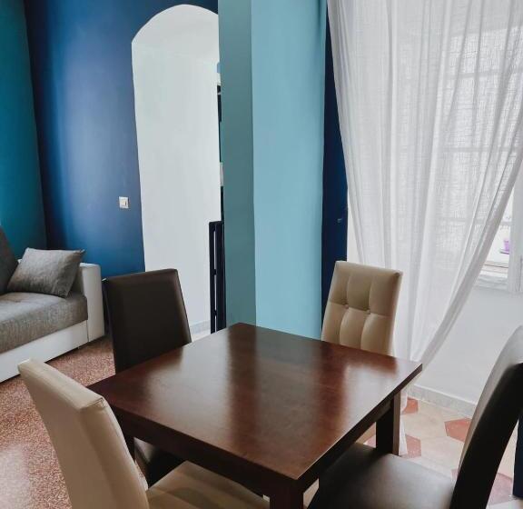 חדר משפחתי, Deas B&b