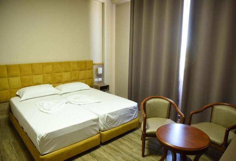 חדר דלוקס, Fjortes Palace