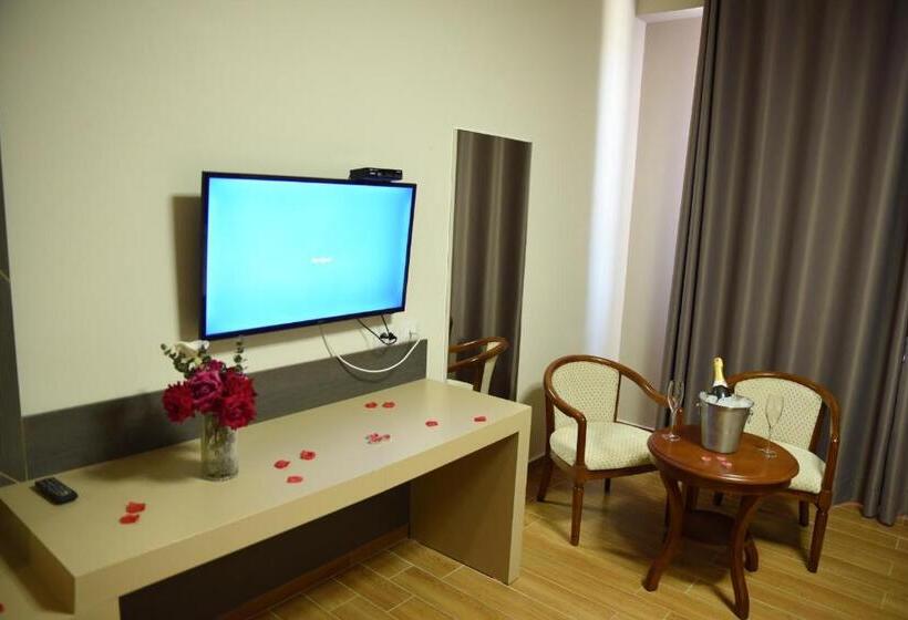 חדר דלוקס לארבעה, Fjortes Palace