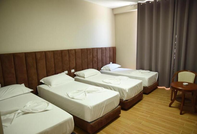 חדר דלוקס לארבעה, Fjortes Palace