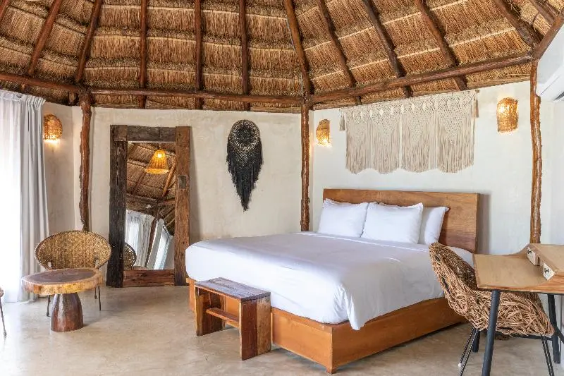 اتاق استاندارد, Parthenius Cirella di Diamante