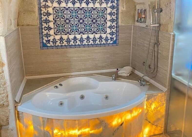 디럭스 룸, Zuwinasa House