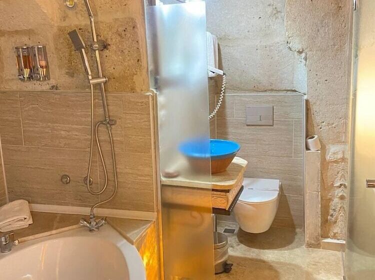 디럭스 룸, Zuwinasa House