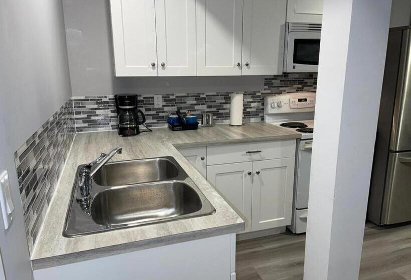 家庭工作室, Sheridan Lake Motel