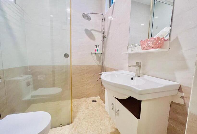 اتاق لوکس, Truc Huyen