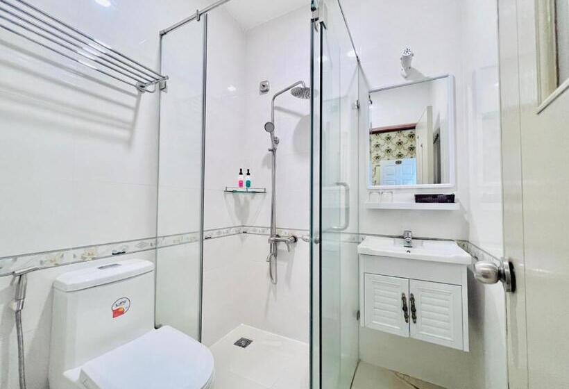 اتاق لوکس, Truc Huyen