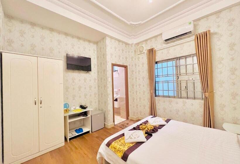 اتاق لوکس, Truc Huyen