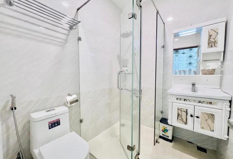 اتاق خانوادگی, Truc Huyen