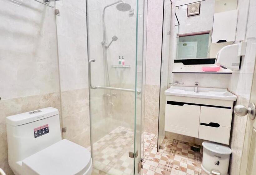 اتاق خانوادگی, Truc Huyen