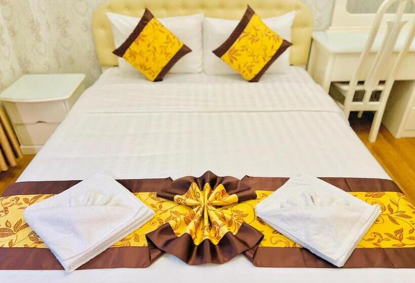 اتاق لوکس, Truc Huyen