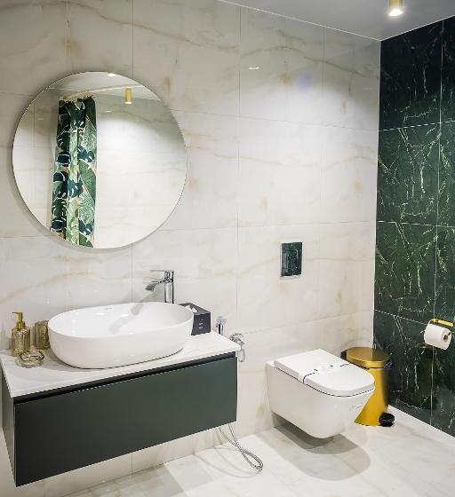 اتاق لوکس, Rich Boutique