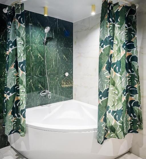 اتاق لوکس, Rich Boutique