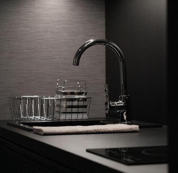 استودیوی استاندارد, R31 Residence