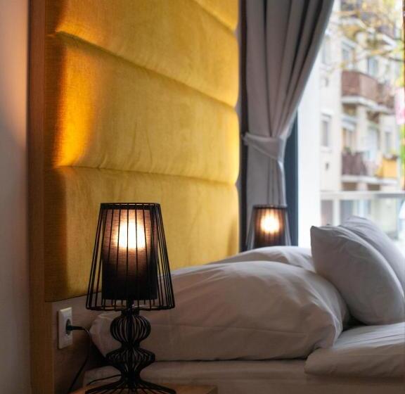 استودیوی استاندارد, R31 Residence