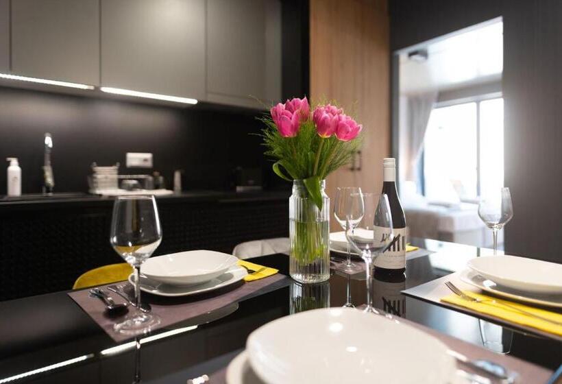 استودیوی استاندارد, R31 Residence