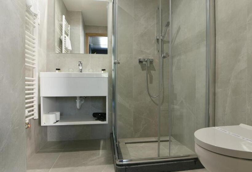 آپارتمان 1 خوابه با تراس, R31 Residence