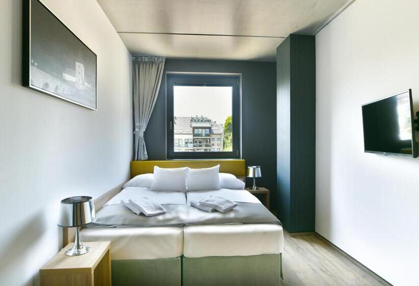 آپارتمان 1 خوابه با تراس, R31 Residence