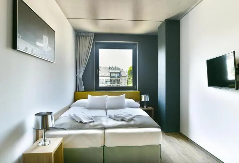 1 Schlafzimmer Apartment mit Terrasse, R31 Residence