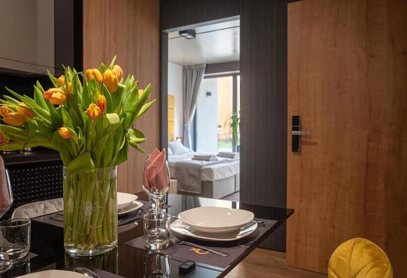 Апартаменты 1 Спальня с Террасой, R31 Residence