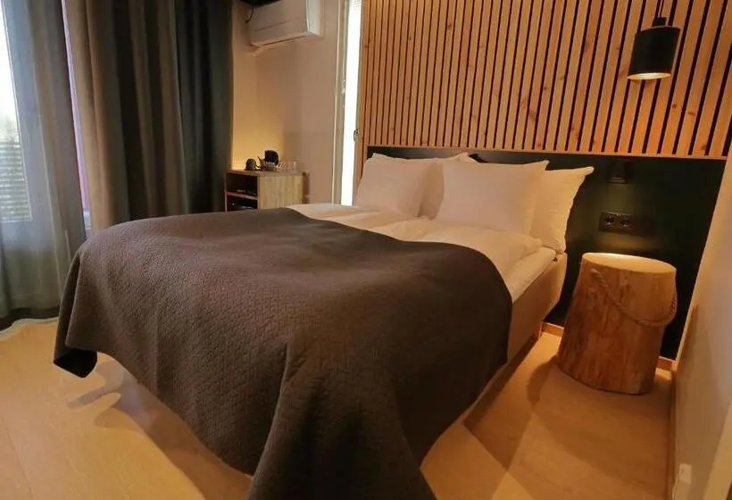 クイーンサイズベッドのスタンダードルーム, Haltia Lake Lodge Nature Boutique Hotel & Glamping