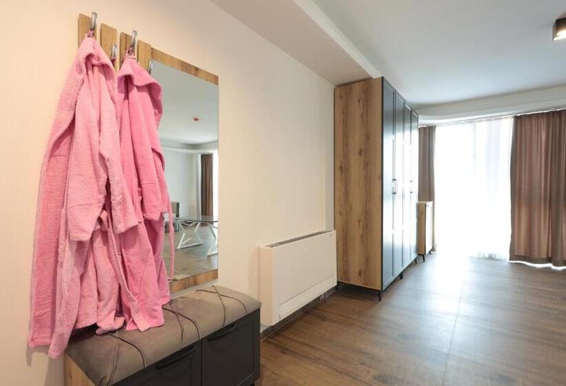 اتاق لوکس, Ema