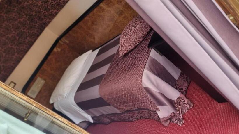 اتاق استاندارد چهار تخته, Villa Regina Margherita