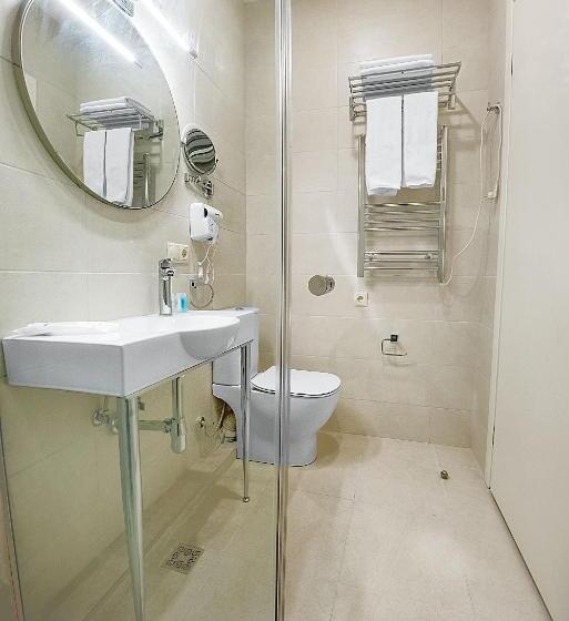 اتاق استاندارد با تخت بزرگ, Meta Business Hotel By King David