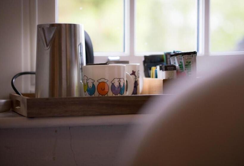 キングサイズベッドのスーペリアルーム, The Mardale Inn