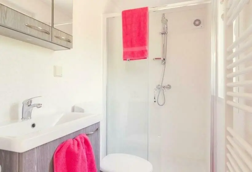 Huoneisto 3 Makuuhuonetta, Bungalette Sauna 6p