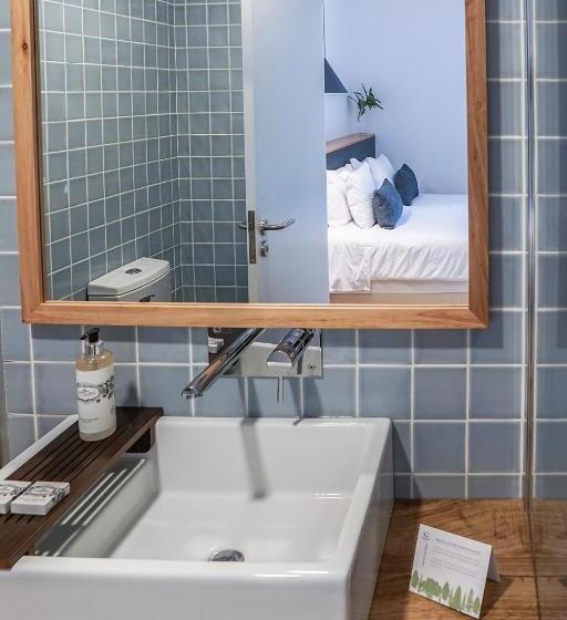 استودیوی استاندارد, Furnas Lake Forest Living