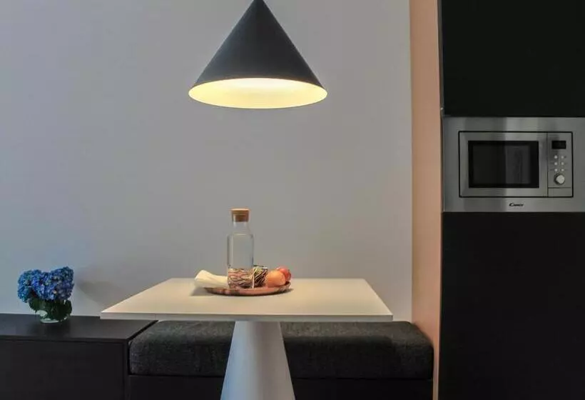 استودیوی استاندارد, Furnas Lake Forest Living