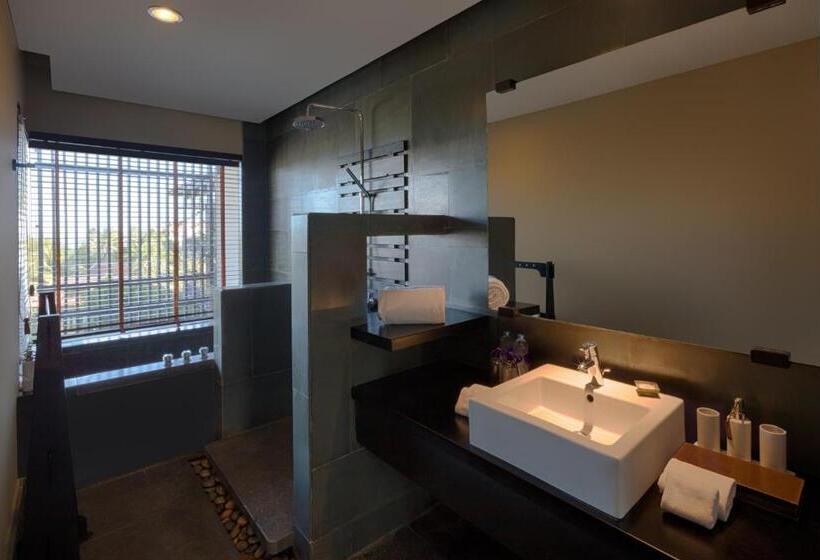 اتاق لوکس با چشم‌انداز دریا, Anantara Mui Ne Resort