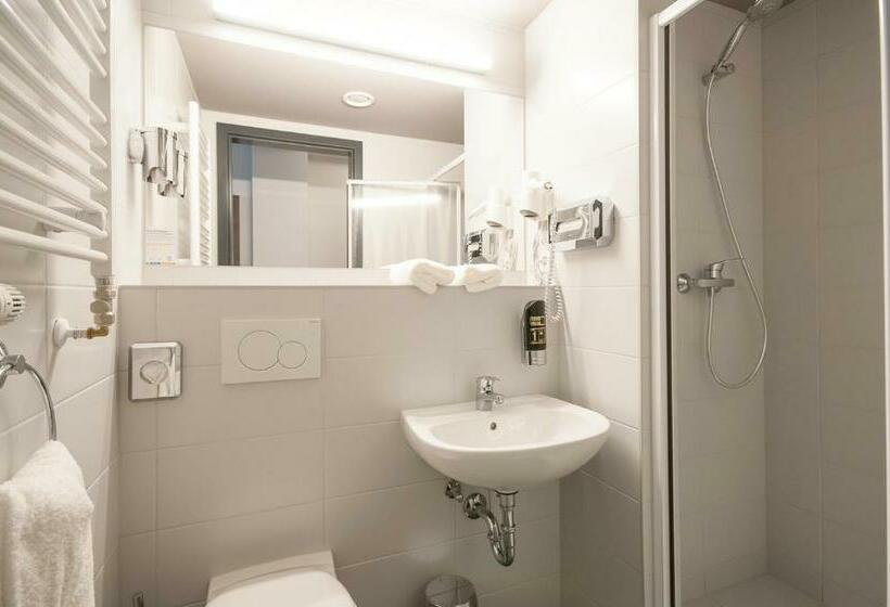 Номер Стандарт, a&o Koln Neumarkt