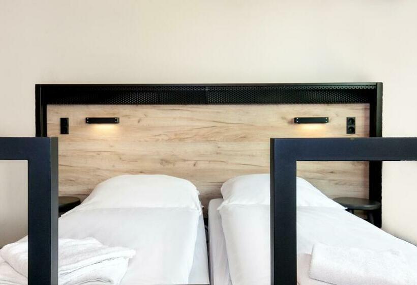 Номер Стандарт Индивидуальный, a&o Koln Neumarkt