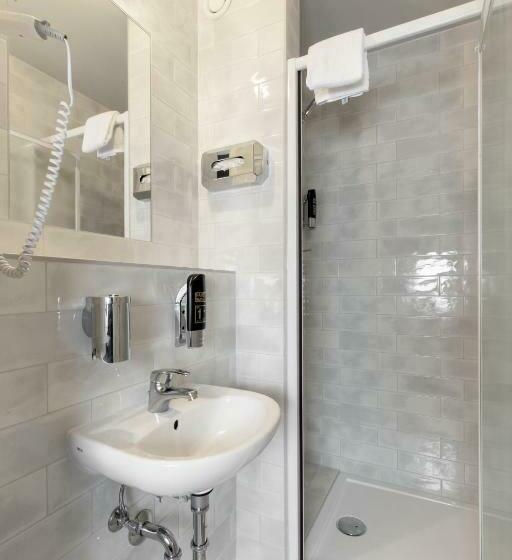 Четырехместный Номер Стандарт, a&o Koln Neumarkt